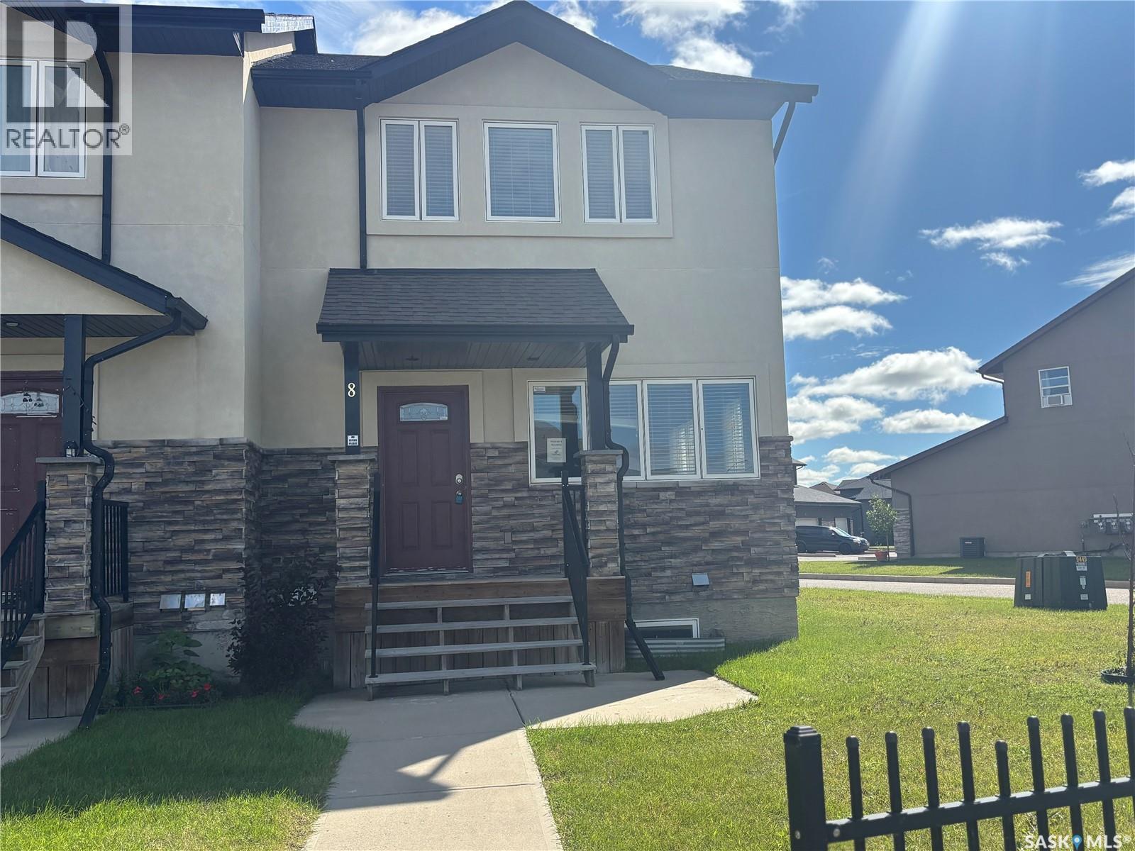 8 1703 Patrick CRESCENT, Saskatoon, Saskatchewan