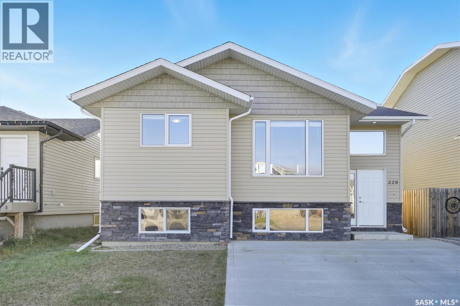 220 Warwick CRESCENT, Warman, Saskatchewan
