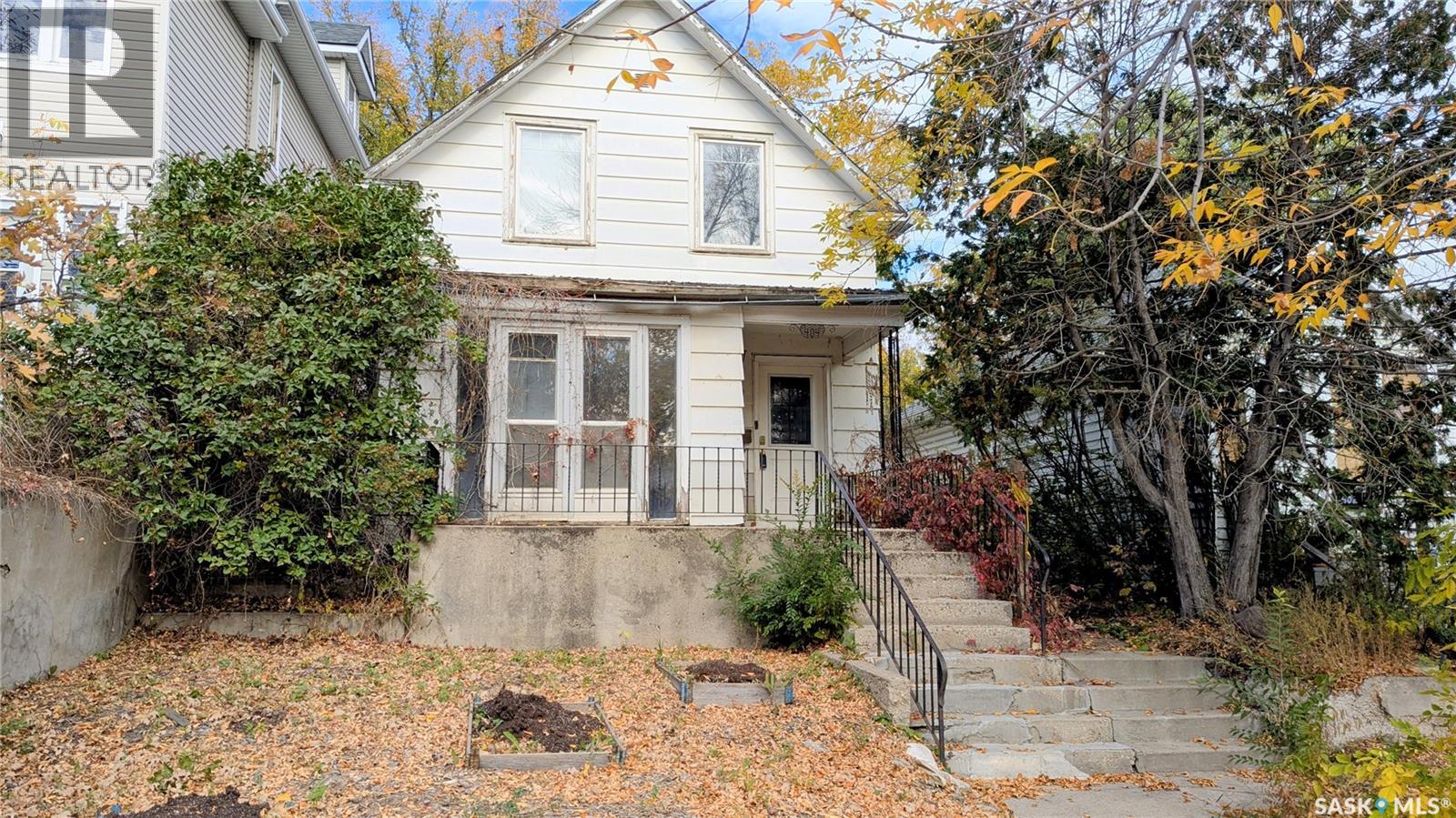 404 25th STREET W, Saskatoon, Saskatchewan
