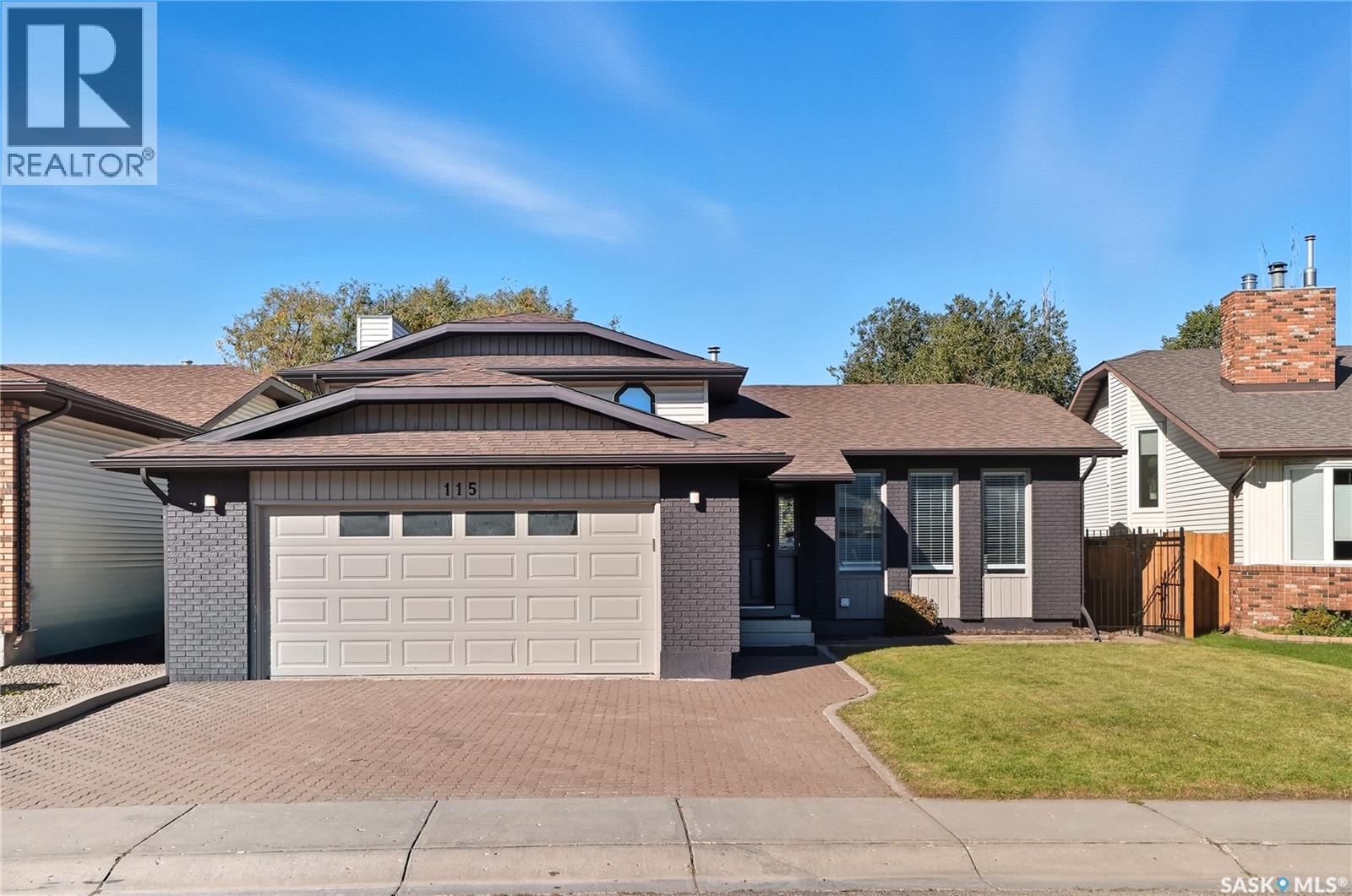 115 Smoothstone CRESCENT, Saskatoon, Saskatchewan