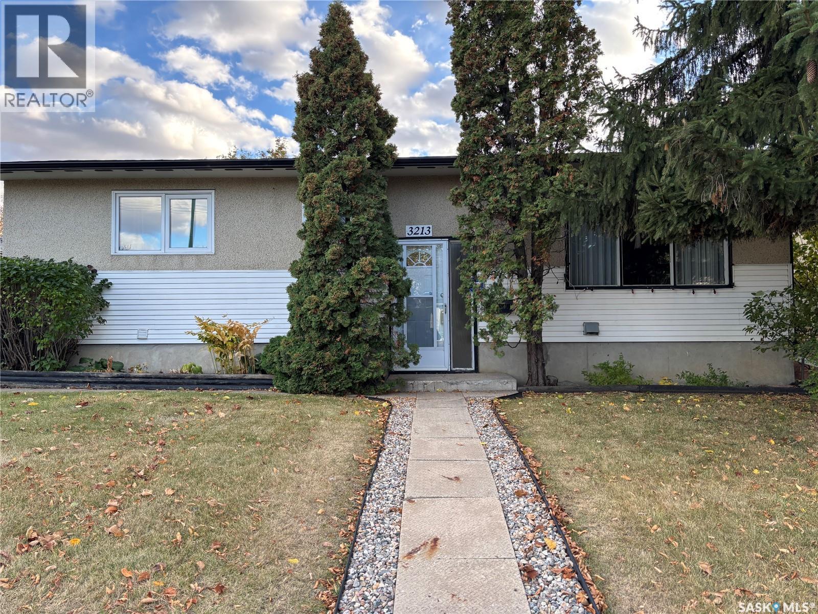 3213 33rd STREET W, Saskatoon, Saskatchewan