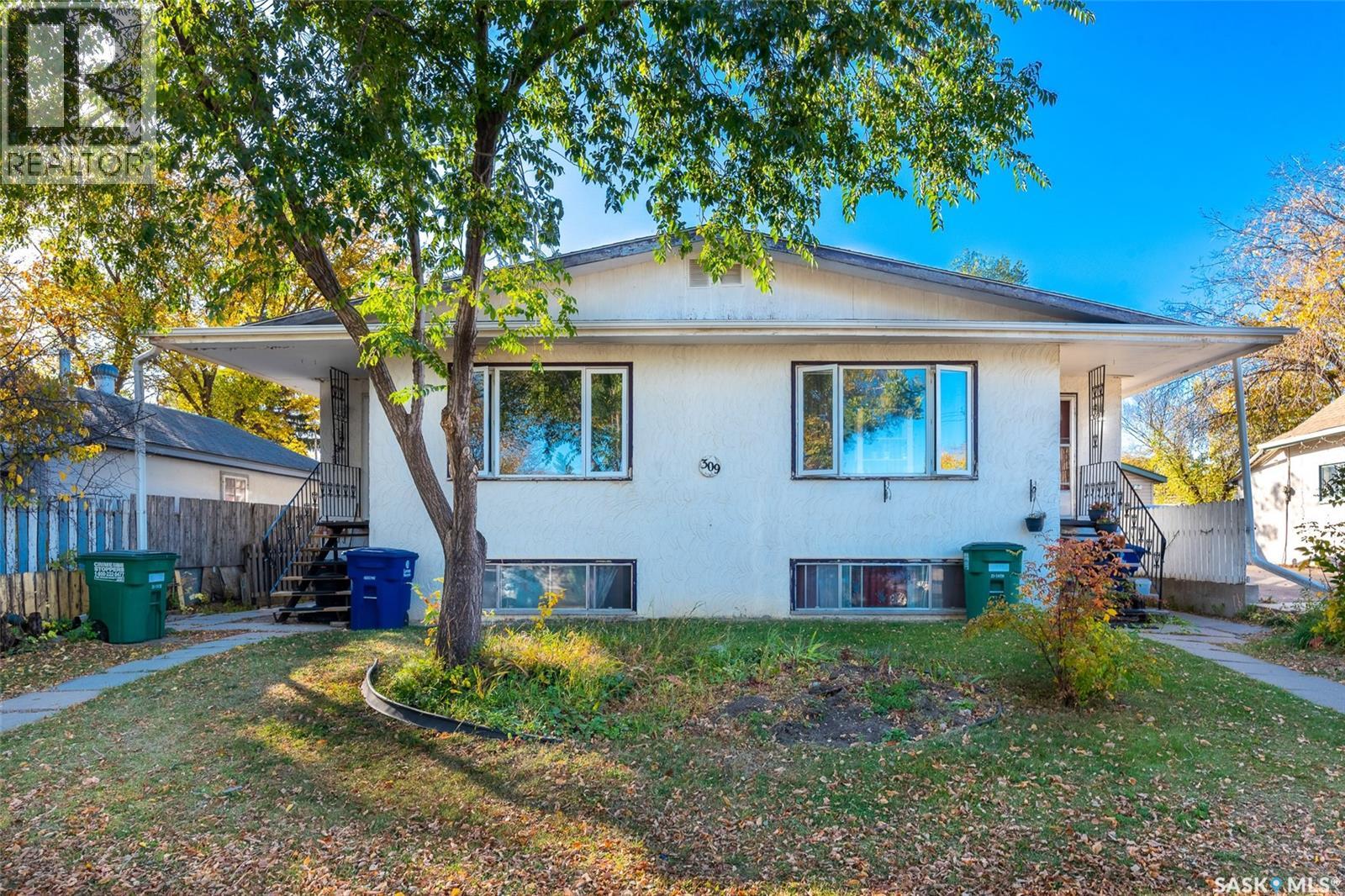 309 / 311 Y AVENUE S, Saskatoon, Saskatchewan