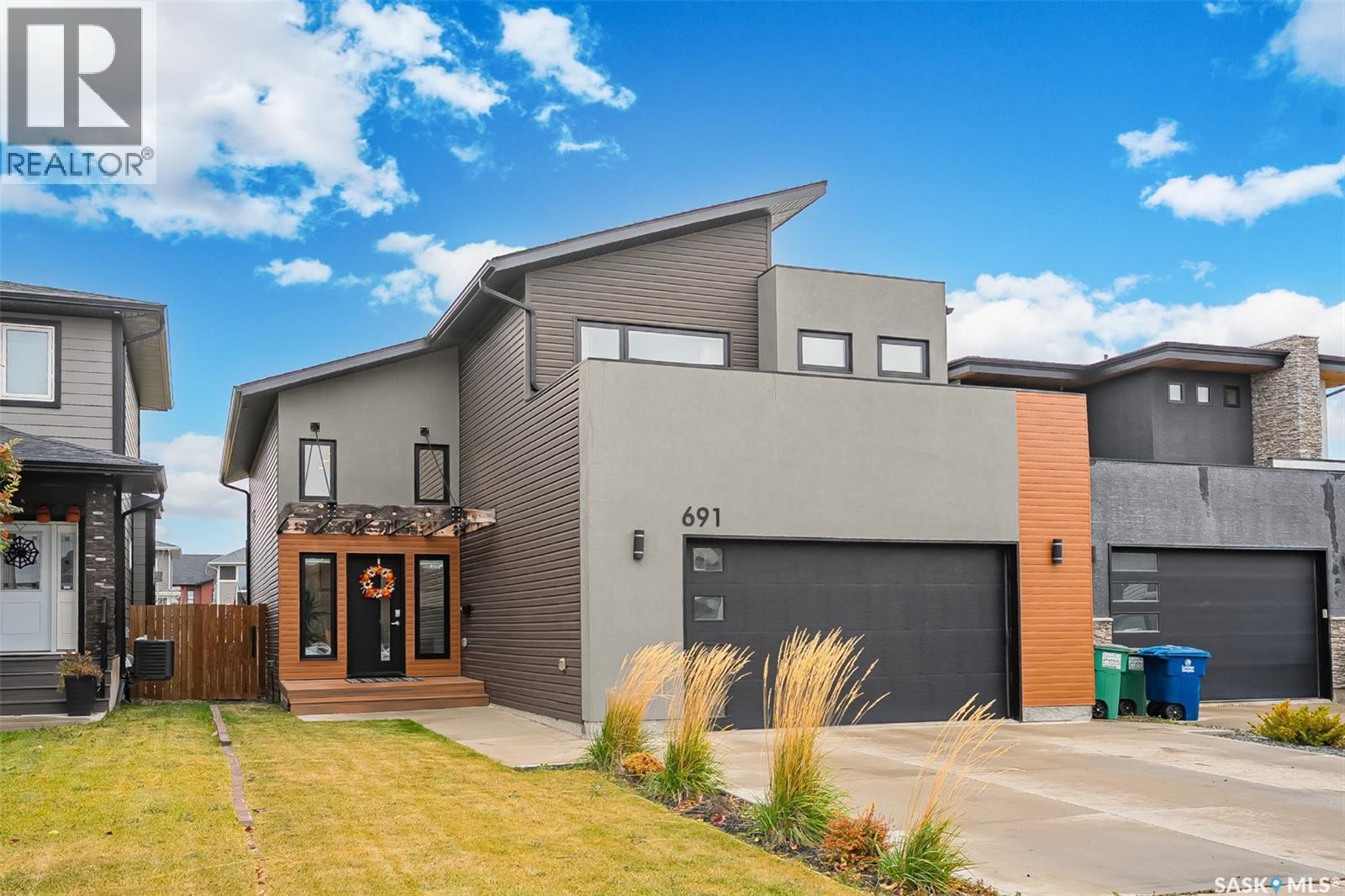 691 Fast CRESCENT, Saskatoon, Saskatchewan