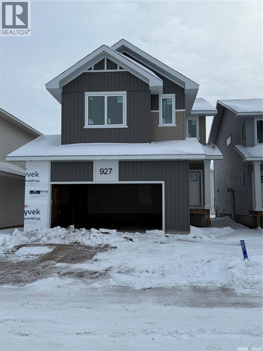 927 Traeger MANOR, Saskatoon, Saskatchewan