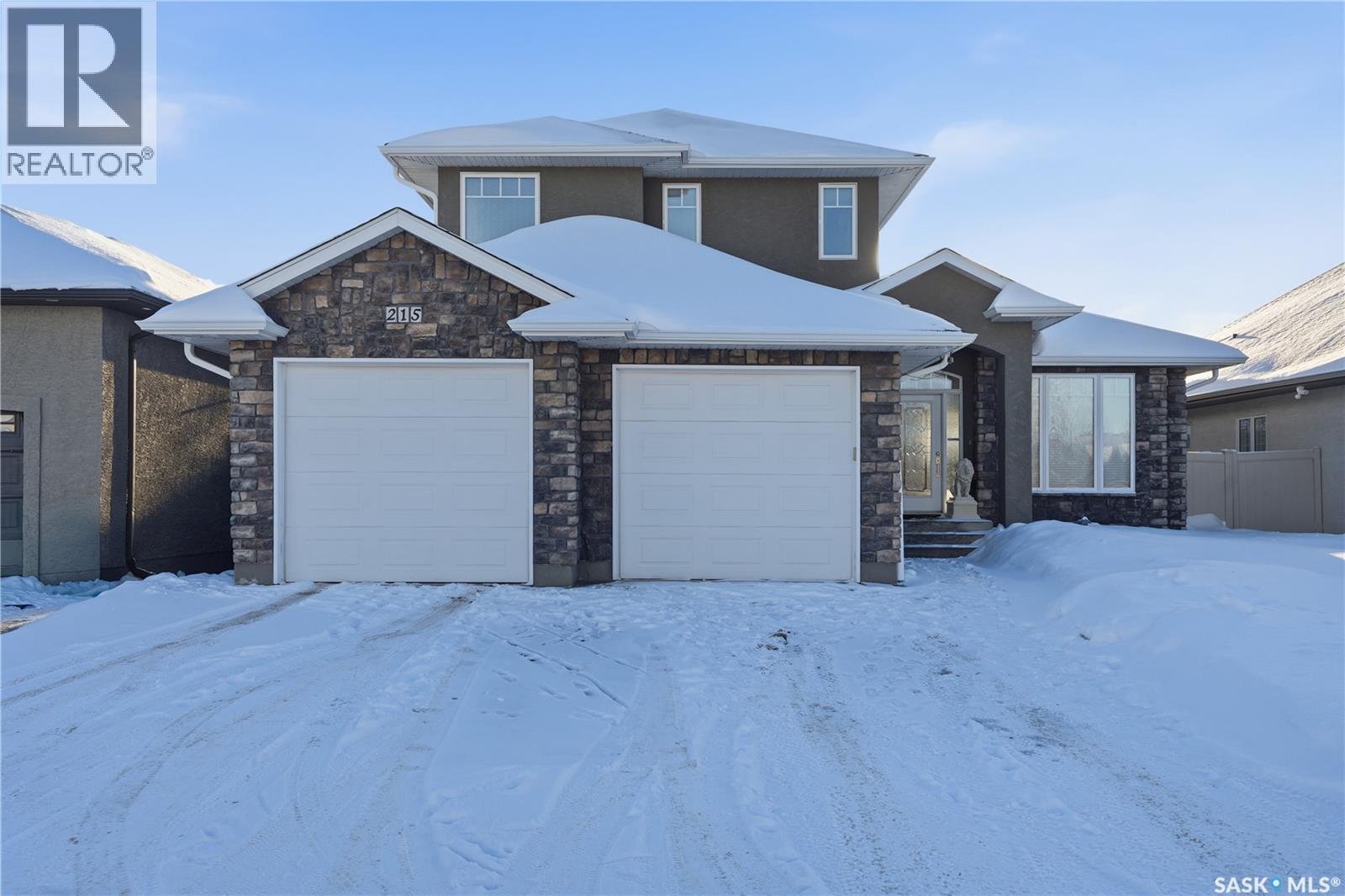 215 BEECHWOOD CRESCENT, Saskatoon, Saskatchewan