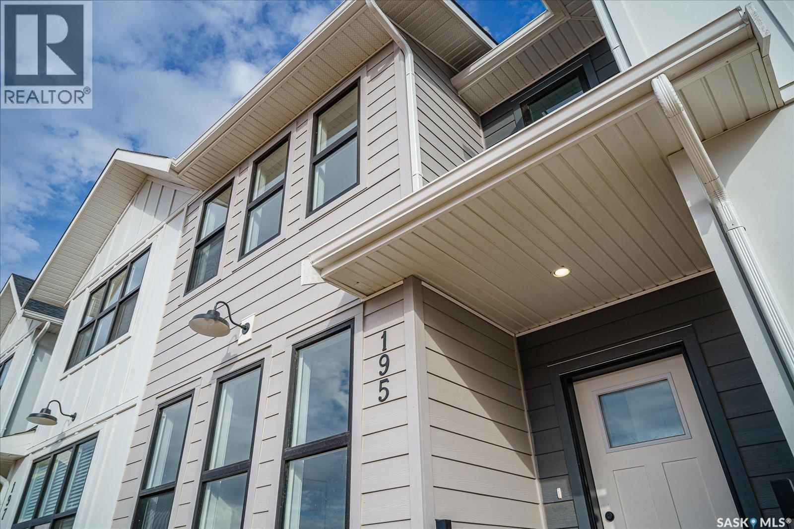 83 Rosewood BOULEVARD E, Saskatoon, Saskatchewan