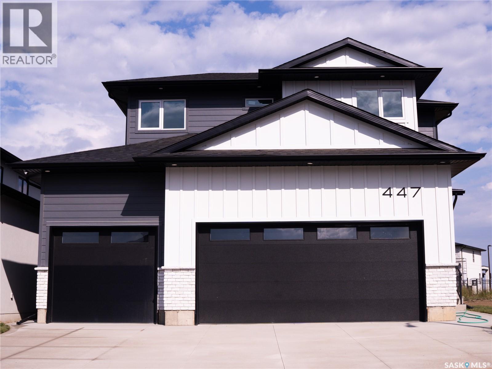 447 Woolf BEND, Saskatoon, Saskatchewan
