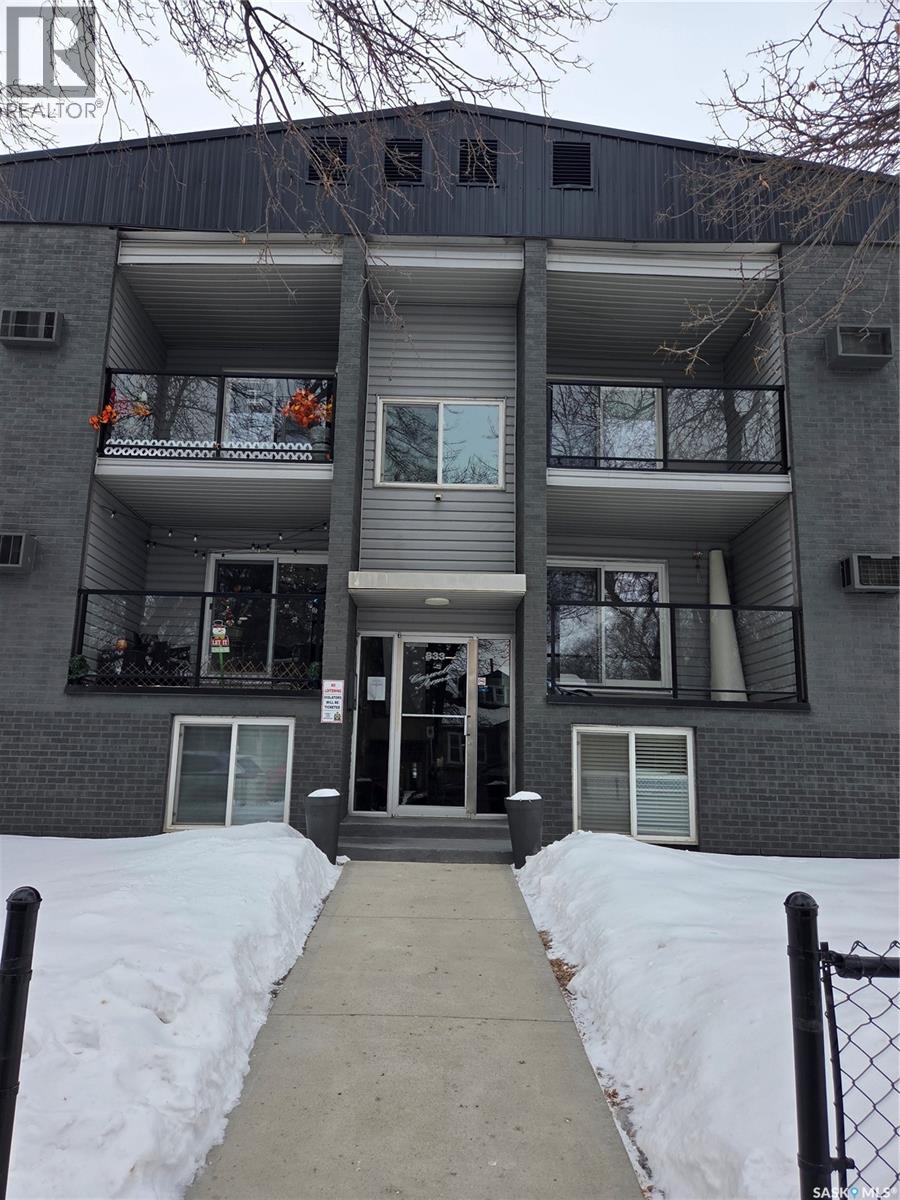 7 833 B AVENUE N, Saskatoon, Saskatchewan
