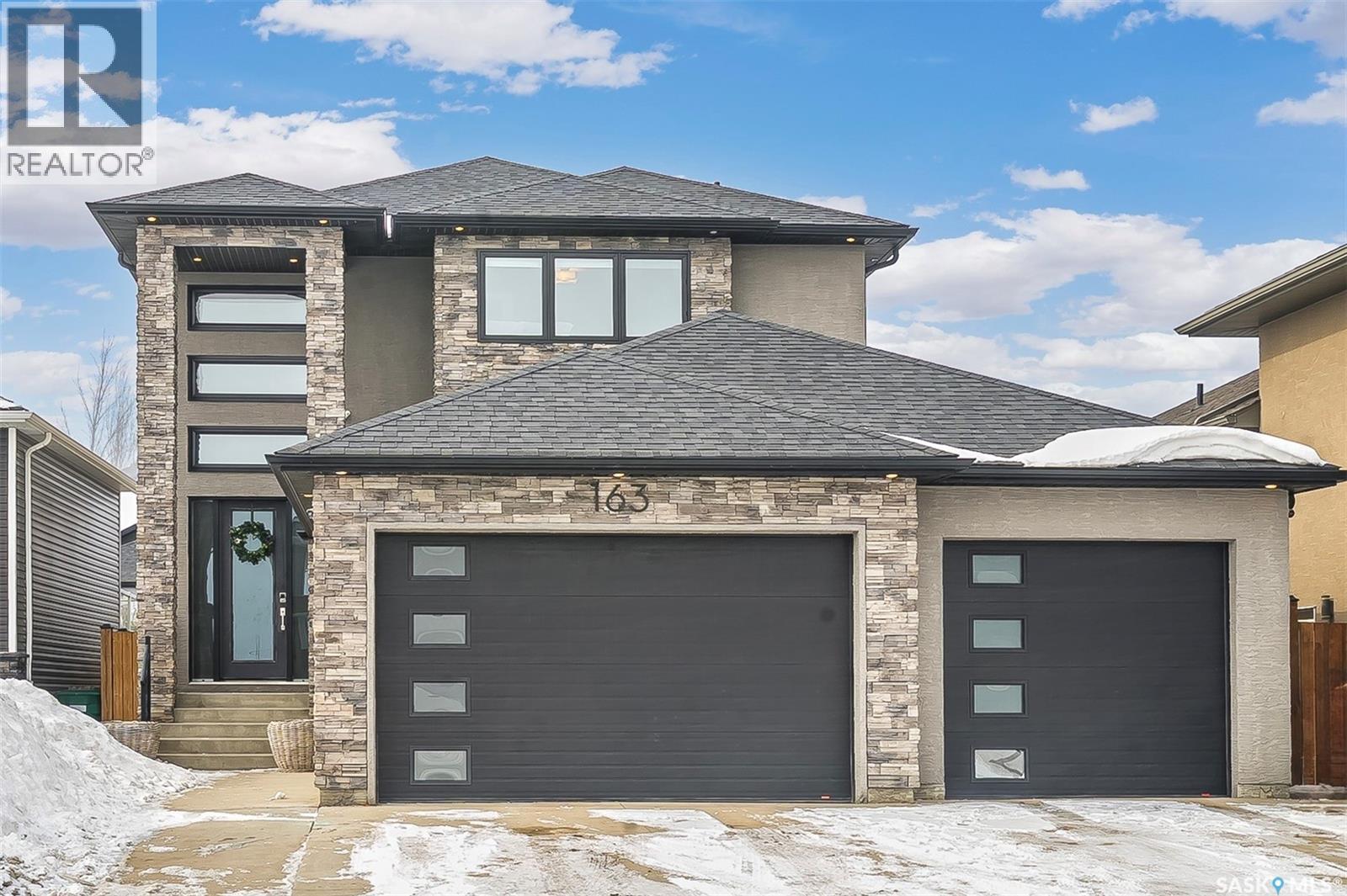 163 Schumacher BAY, Saskatoon, Saskatchewan