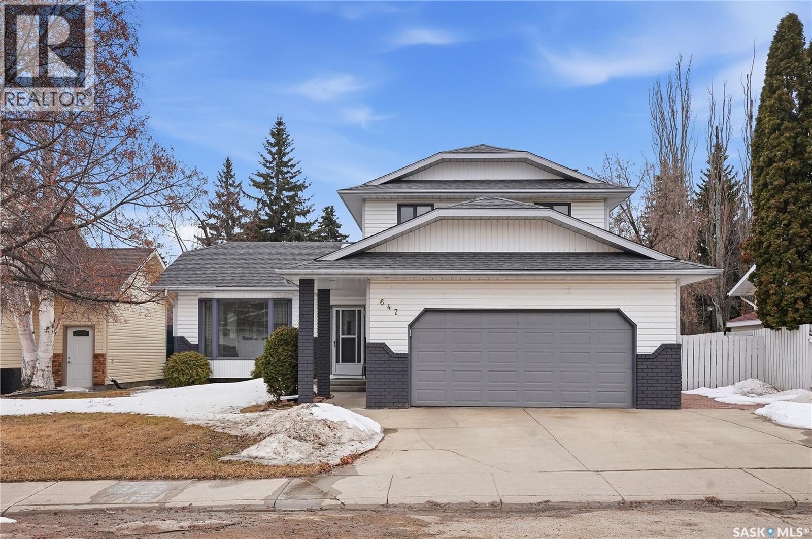 647 Whiteswan DRIVE, Saskatoon, Saskatchewan