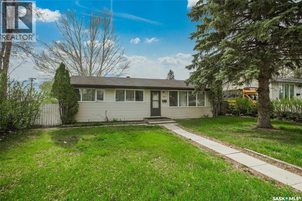 201 V AVENUE N, Saskatoon, Saskatchewan