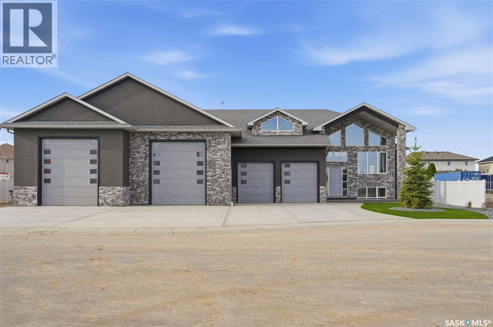 7 Loewen COURT, Warman, Saskatchewan