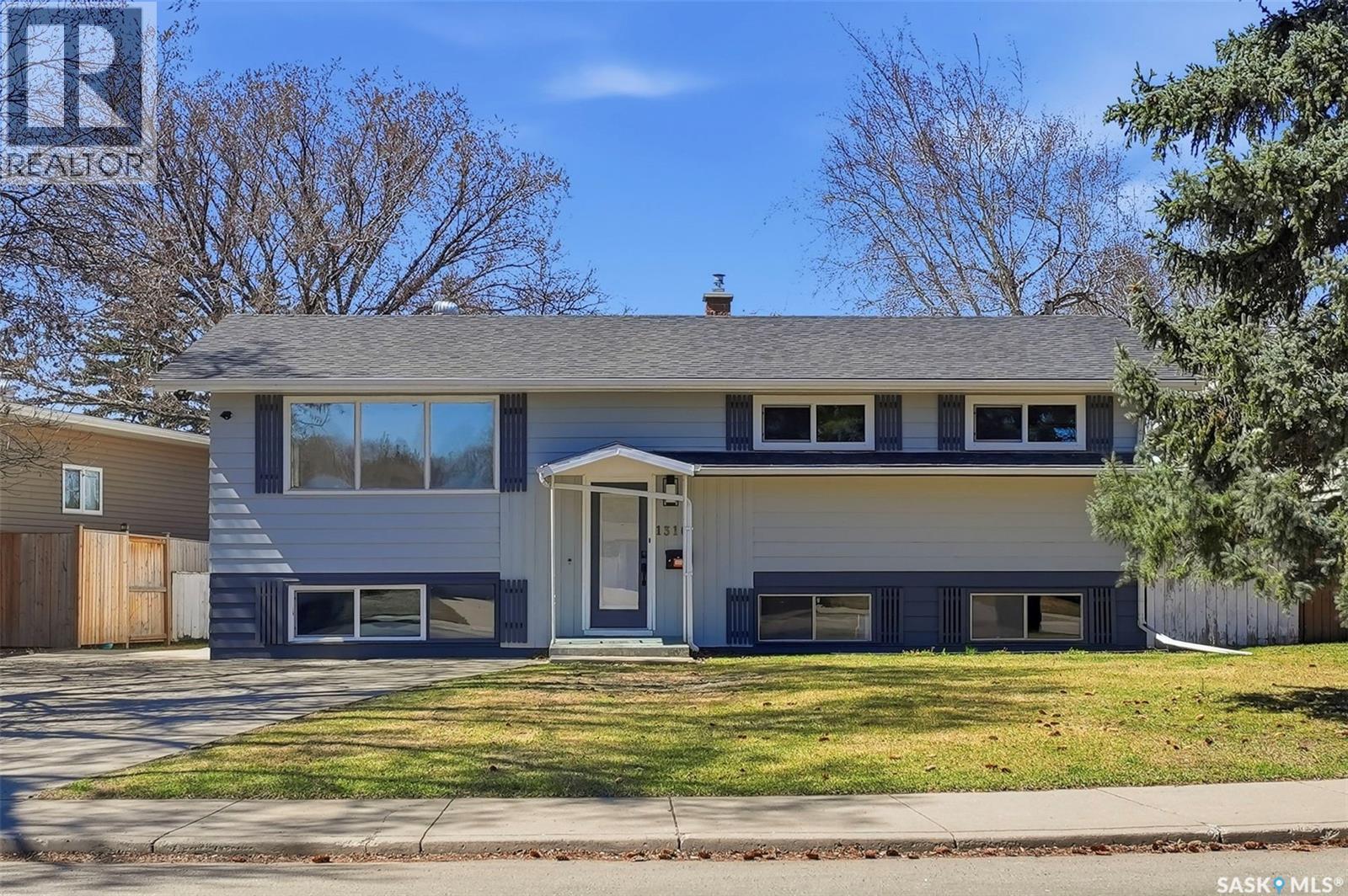 1310 East CENTRE, Saskatoon, Saskatchewan