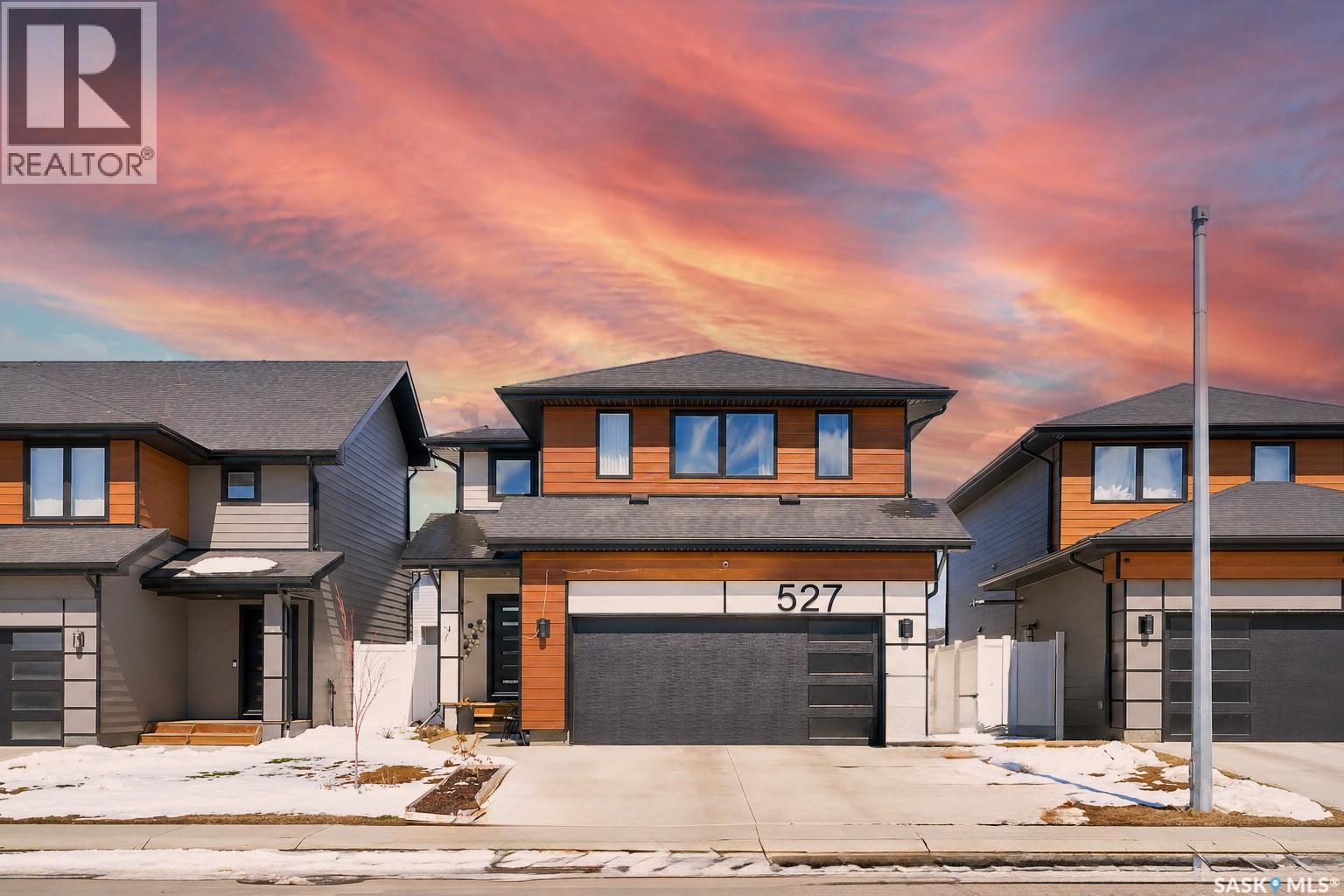 527 Keith TURN, Saskatoon, Saskatchewan