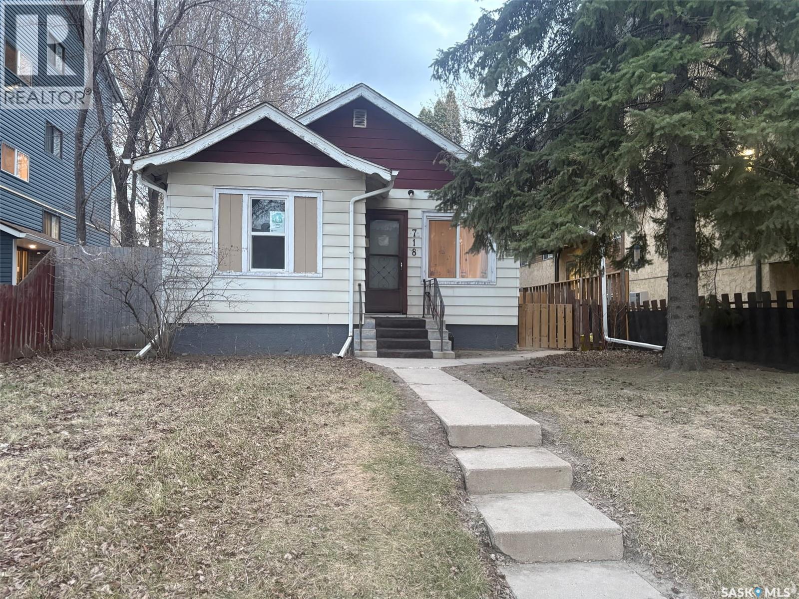 718 8th STREET E, Saskatoon, Saskatchewan