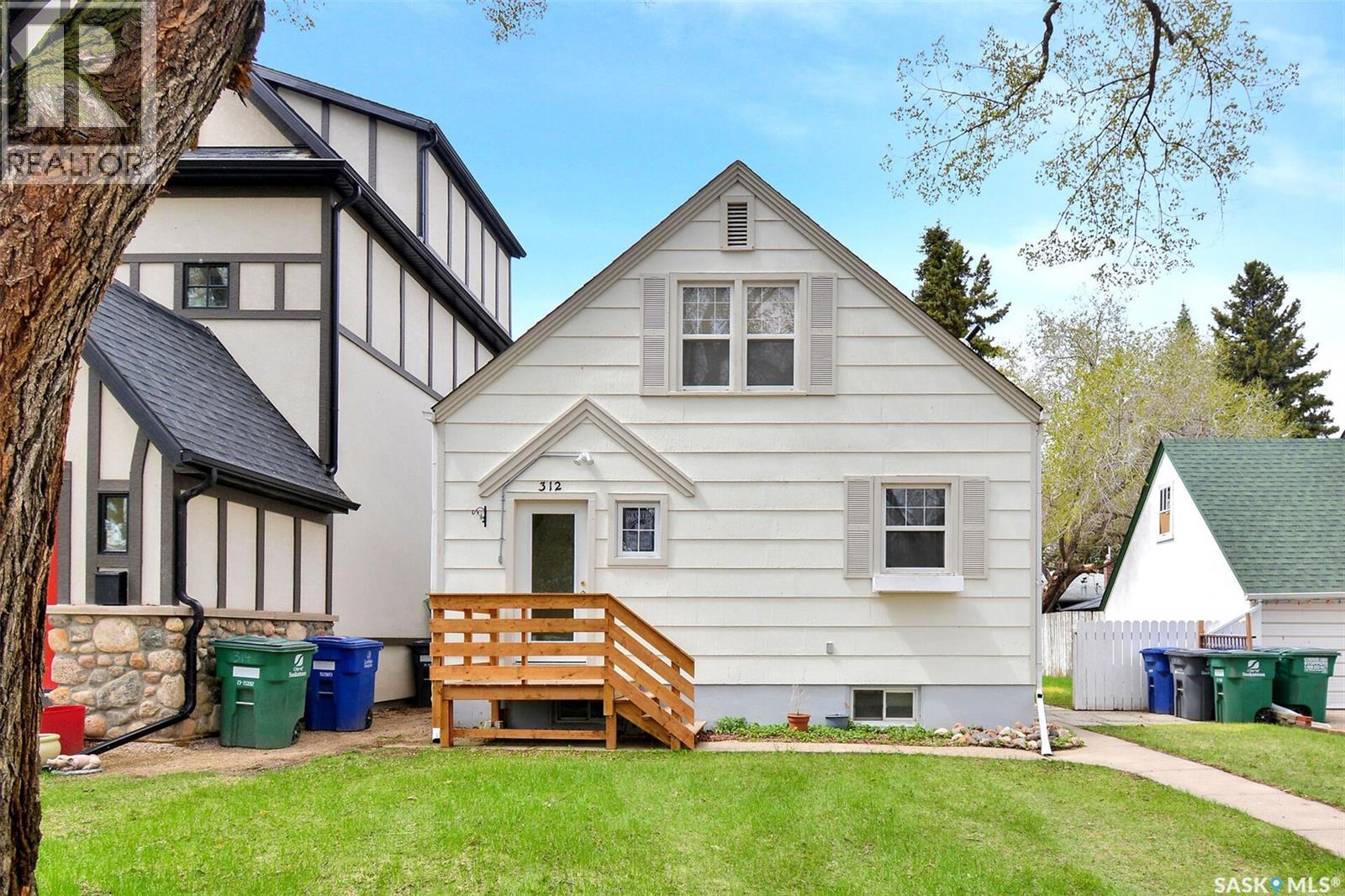 312 McKinnon AVENUE S, Saskatoon, Saskatchewan