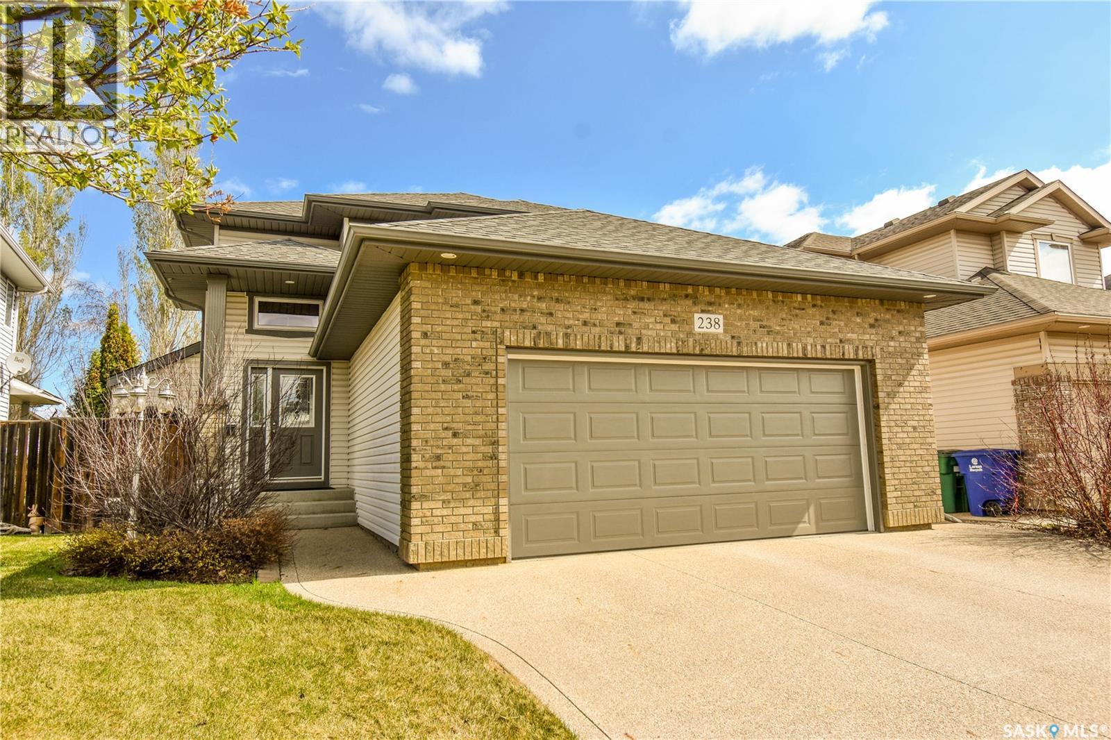 238 Stepney CRESCENT, Saskatoon, Saskatchewan