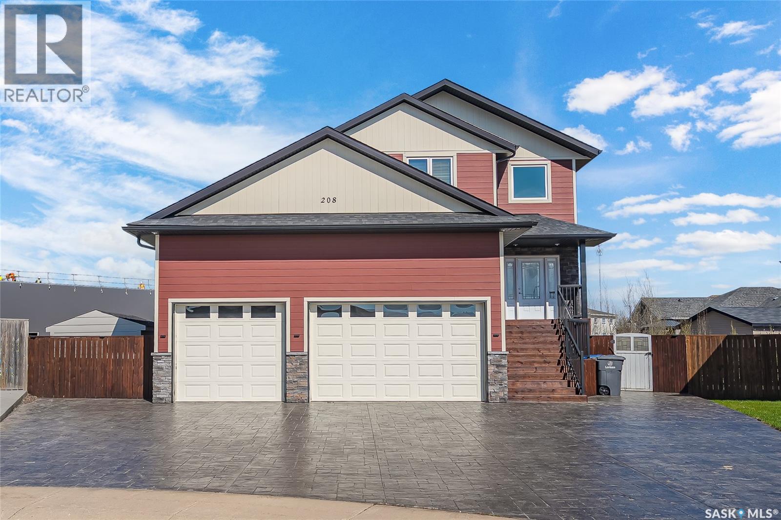 208 O' Meara COURT, Warman, Saskatchewan
