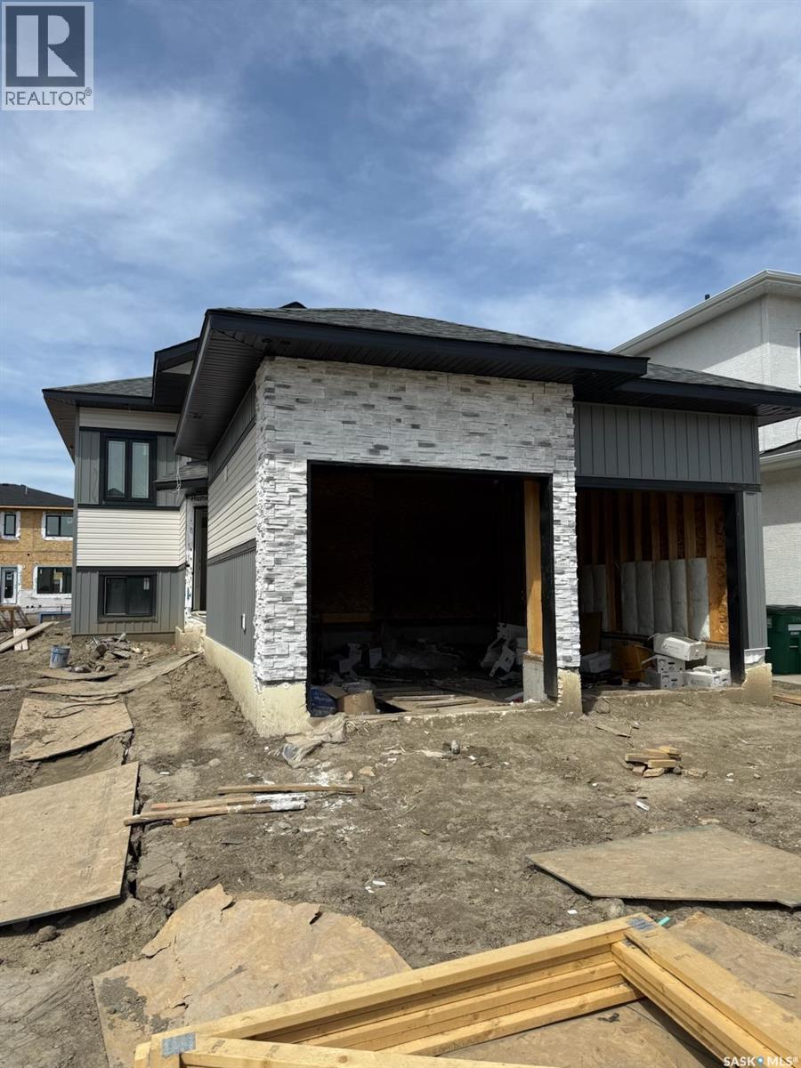 383 Sharma CRESCENT, Saskatoon, Saskatchewan