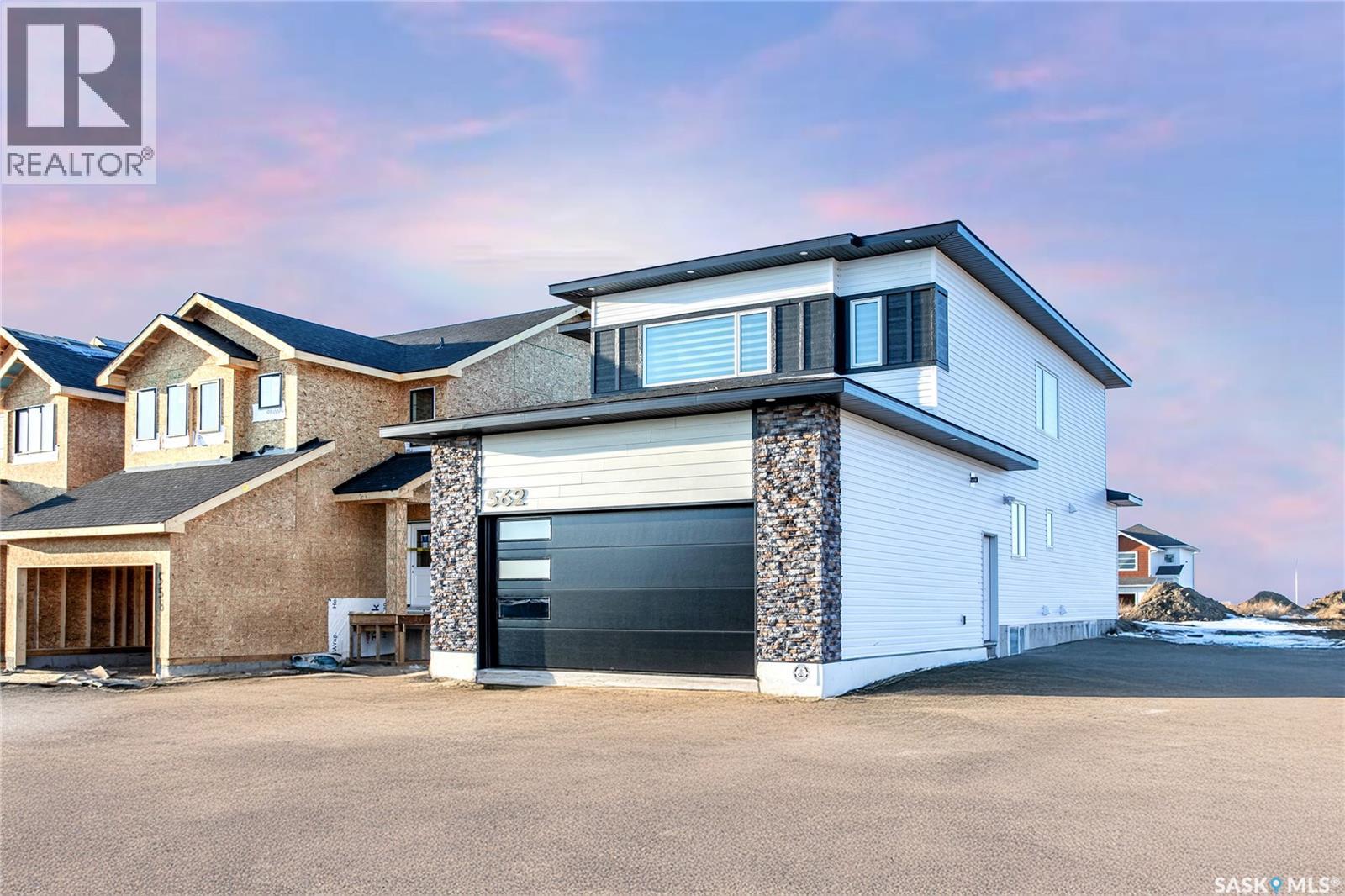 430 Nazarali MANOR, Saskatoon, Saskatchewan
