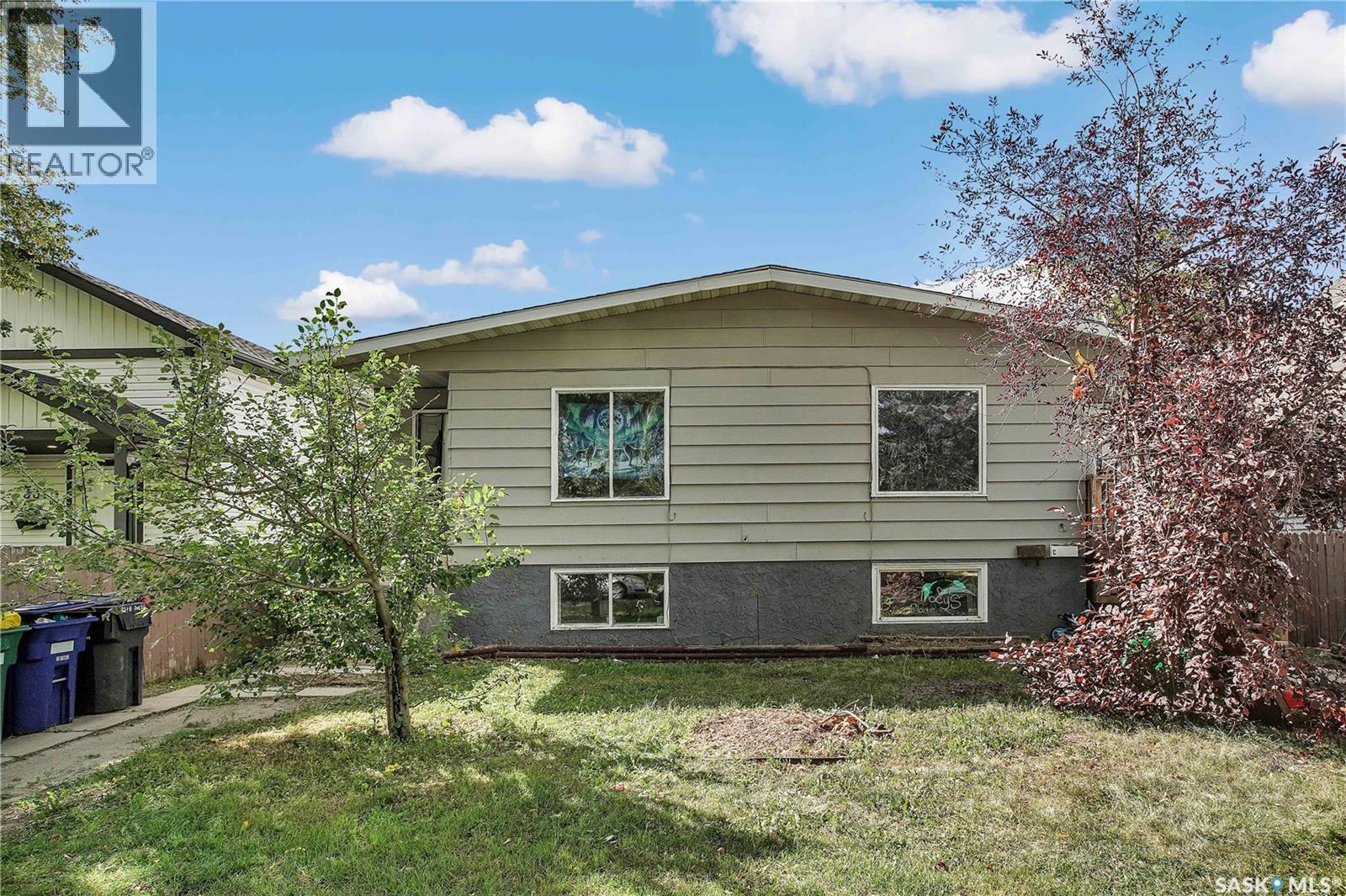 327 S AVENUE S, Saskatoon, Saskatchewan