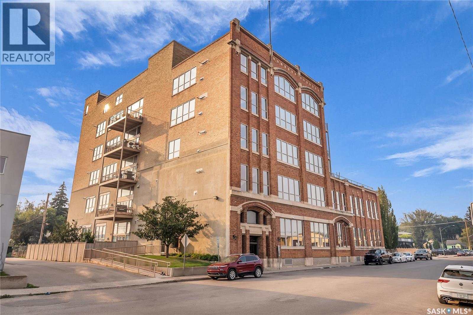 206 211 D AVENUE N, Saskatoon, Saskatchewan
