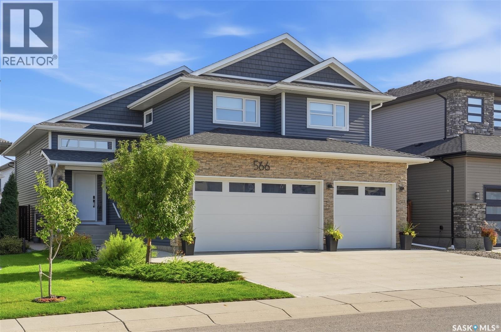 566 Bolstad TURN, Saskatoon, Saskatchewan
