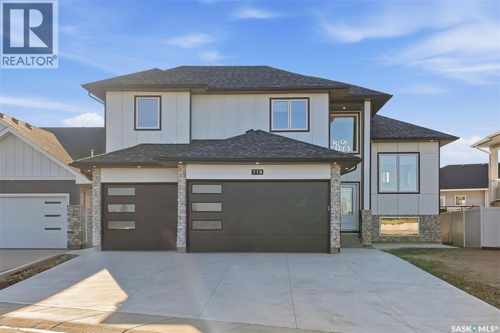 718 Weir CRESCENT, Warman, Saskatchewan