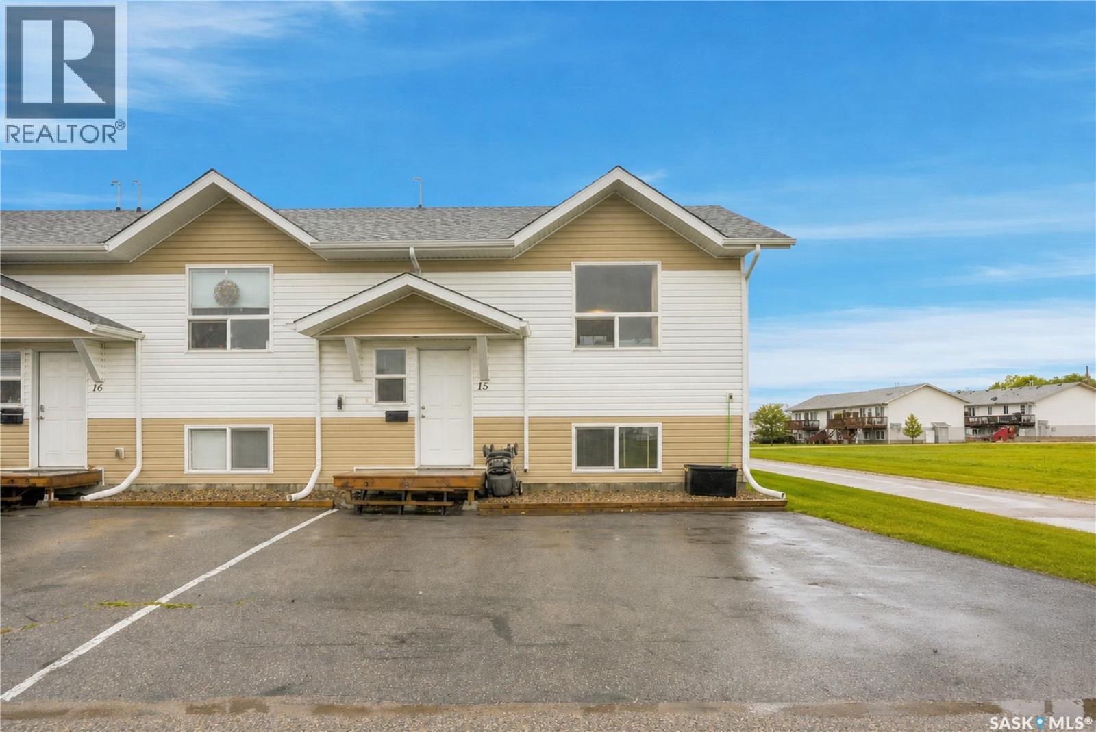 15 200 Hiebert CRESCENT, Martensville, Saskatchewan